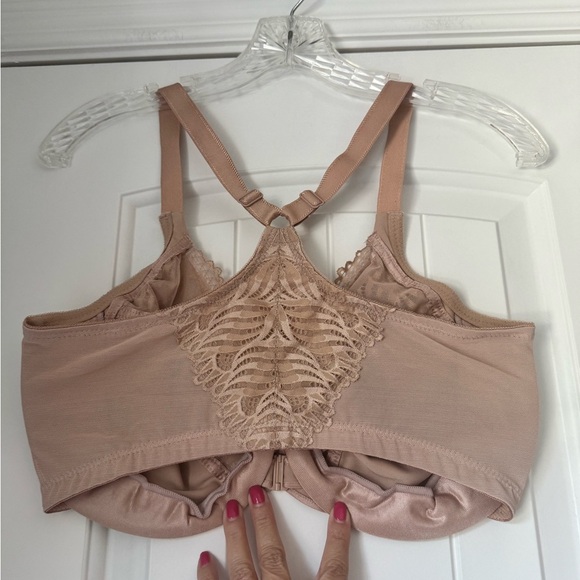 Glamorise MagicLift Racerback Nude Bra - Picture 2 of 6